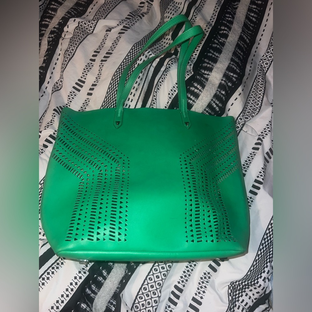 Stella & Dot Fillmore Tote Bag. Kelly Green. Beautiful!